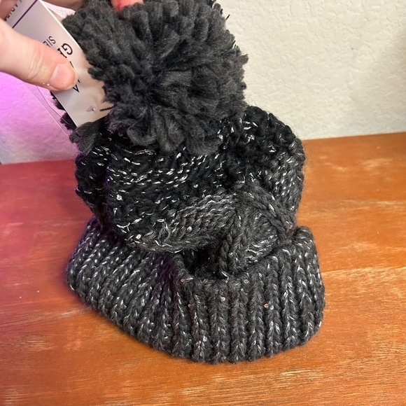 Grand Sierra Ladies One Size Fits Most New With Tags Gray Pom Pom Beanie (1351) - Picture 5 of 5